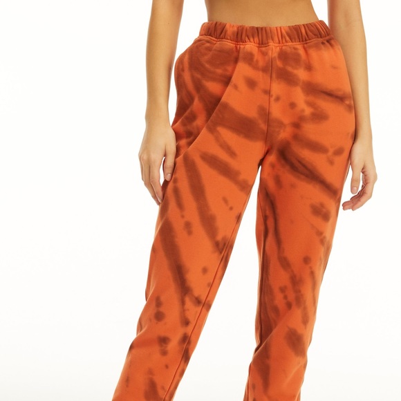 Good American Boyfriend Sweatpant - Picture 3 of 8